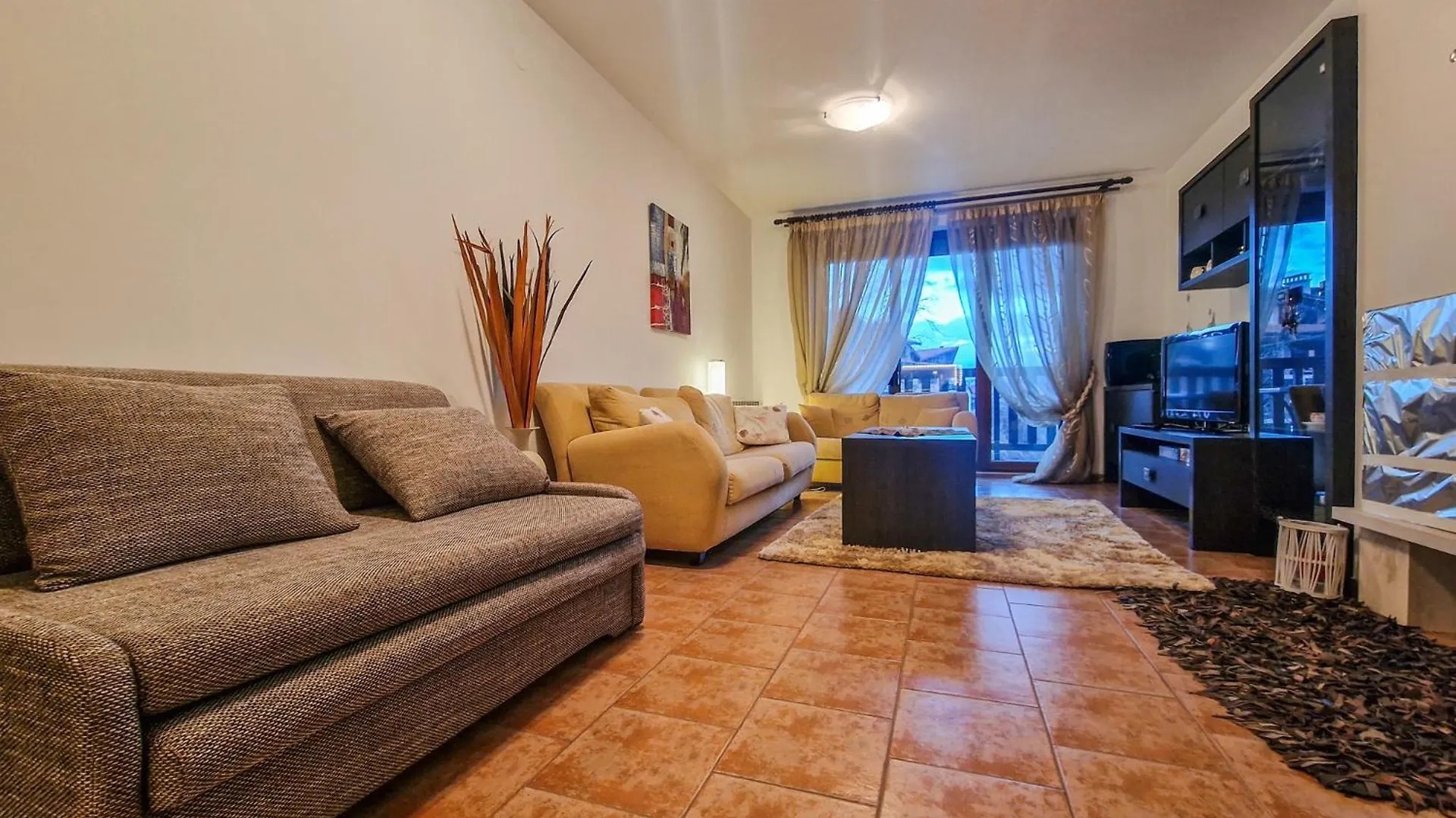 Cozy 2-Bedroom Stay With Parking In Old Inn Bansko By Flat Mаnager Apartmán